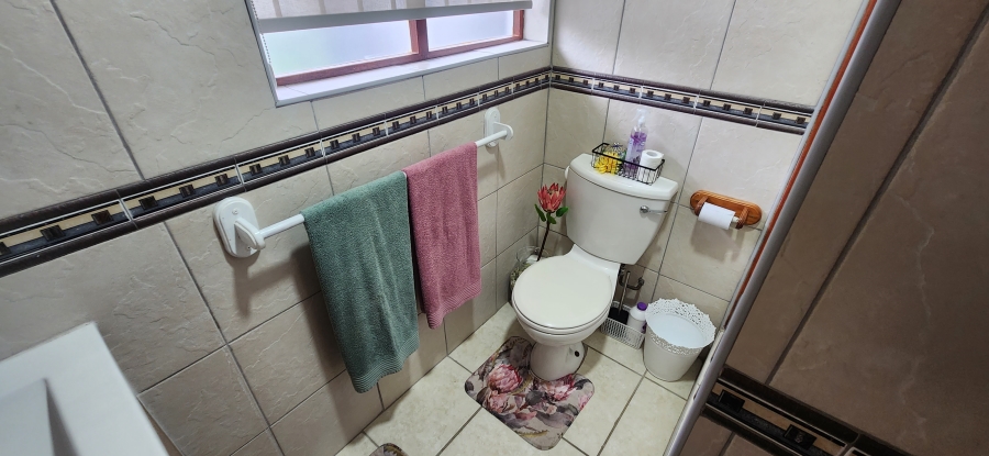 4 Bedroom Property for Sale in Dana Bay Western Cape